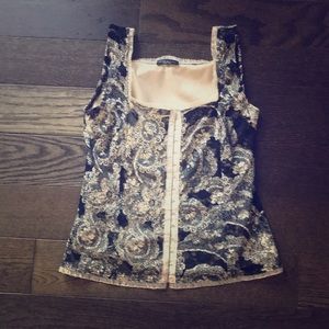 😍 Corset style lacy black & cream top size 5